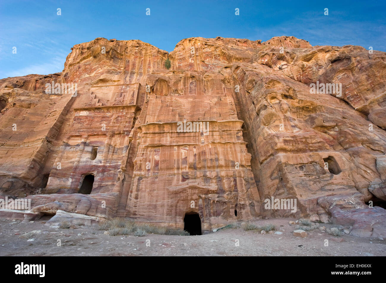 Drei der Königsgräber in Petra in Jordanien Stockfoto