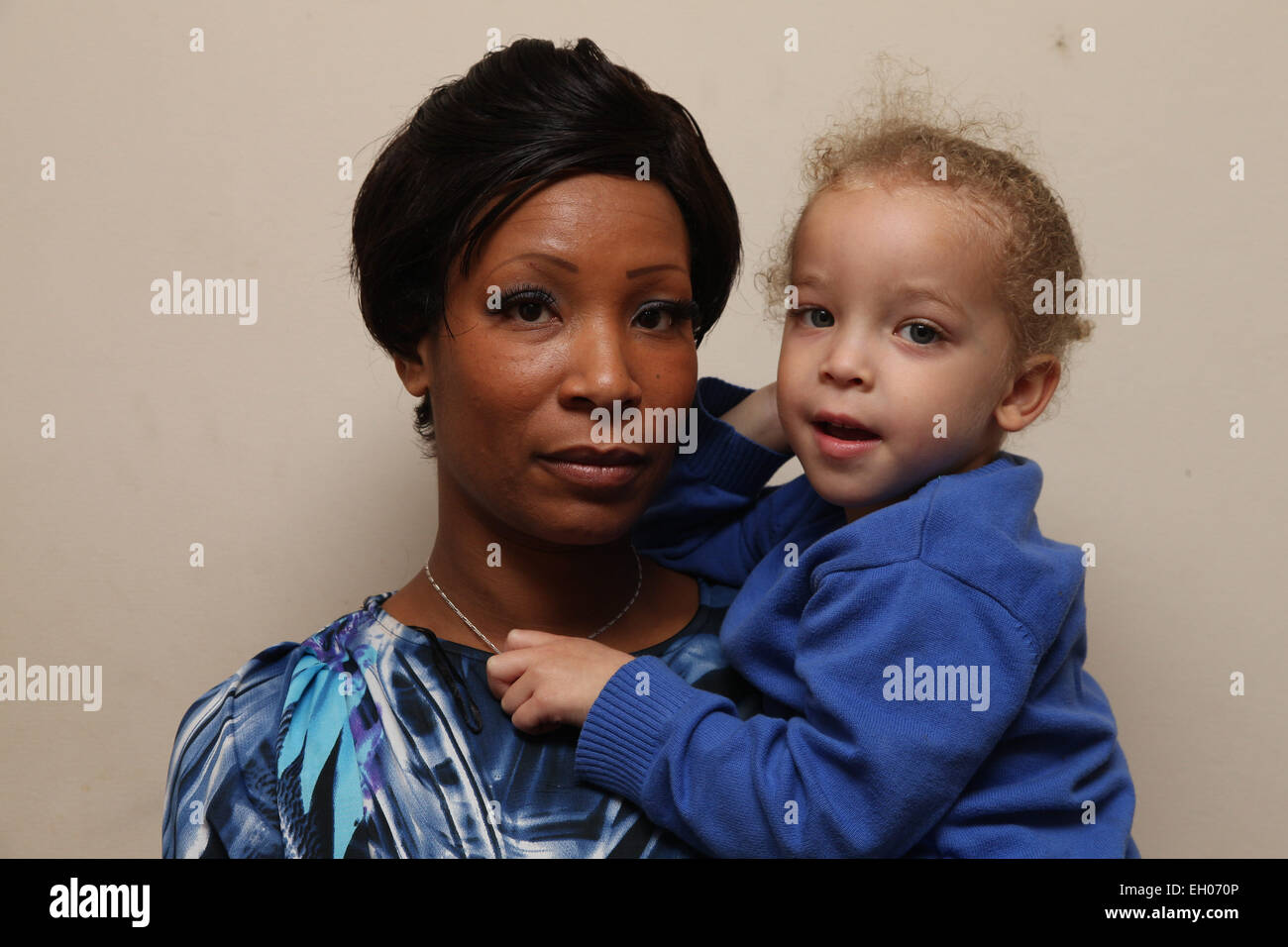 Mutter und Kleinkind, Modell veröffentlicht Stockfoto