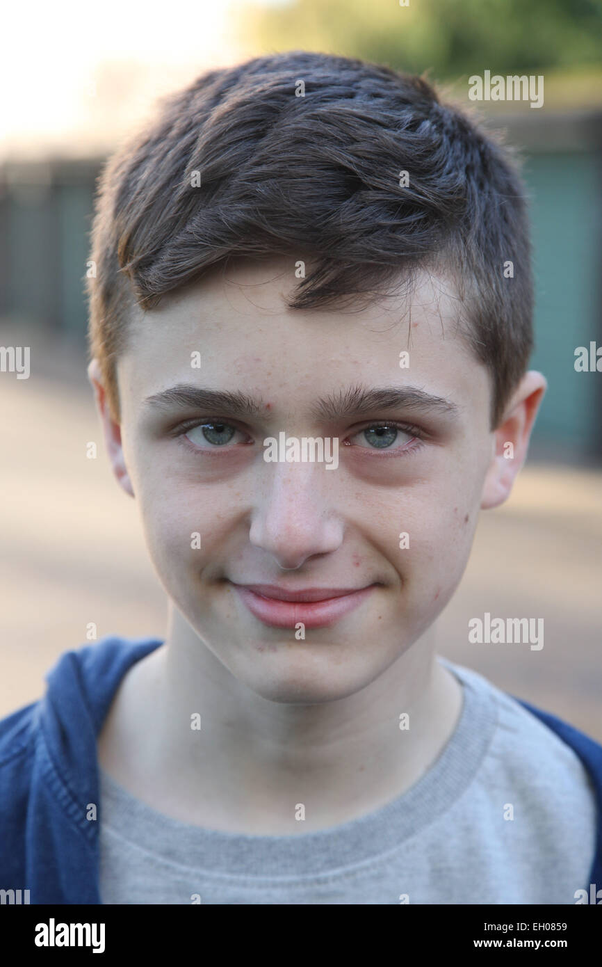 Teenager Lächeln - Modell veröffentlicht Stockfoto