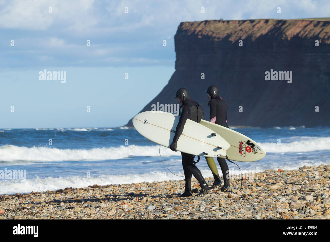 Surfer am Saltburn von Meer, North Yorkshire, England, UK Stockfoto