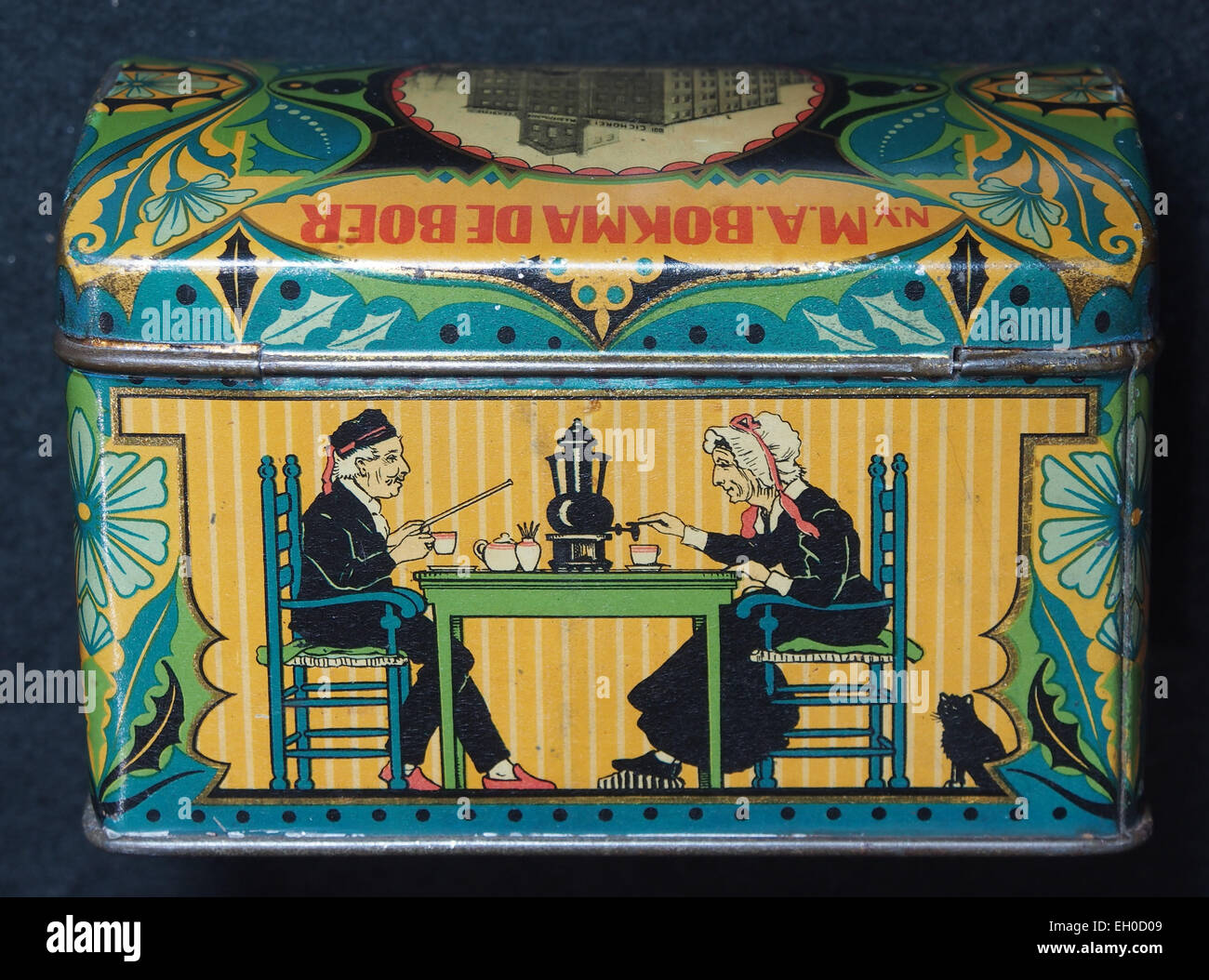 Ein Foto mit der Peekoffie Dose von MA Bokma de Boer, einem Sammlerstück einer niederländischen Marke von Kaffee und Kaffeeprodukten. Stockfoto