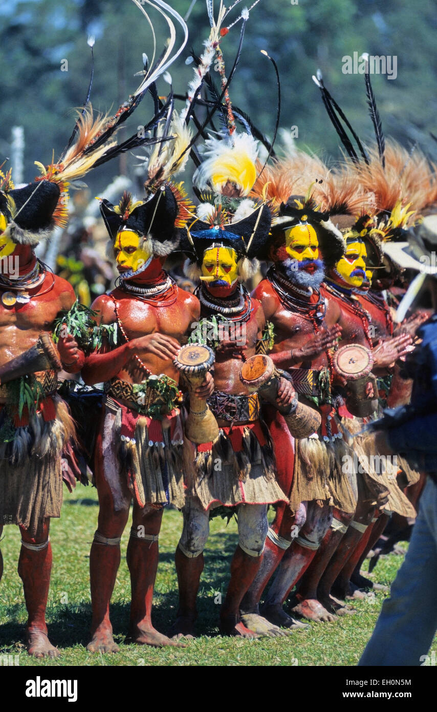 Huli Wigman Durchführung ein Sing-Sing, Mt. Hagen, Papua-Neuguinea Stockfoto