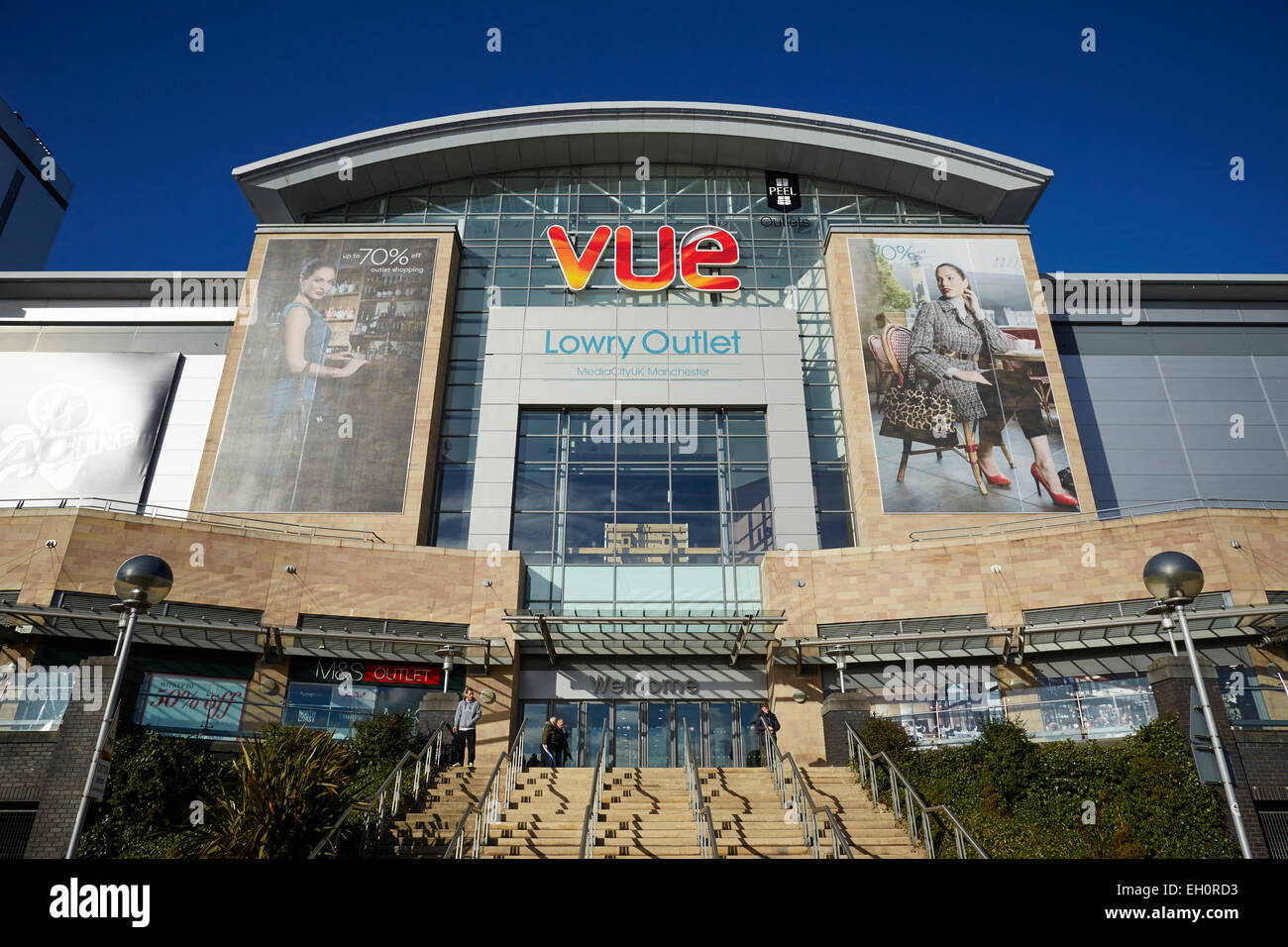 Lowry Outlet Mall an Medienstadt Salford Quays Gtr Manchester UK. Vue Kino Eingang Stockfoto