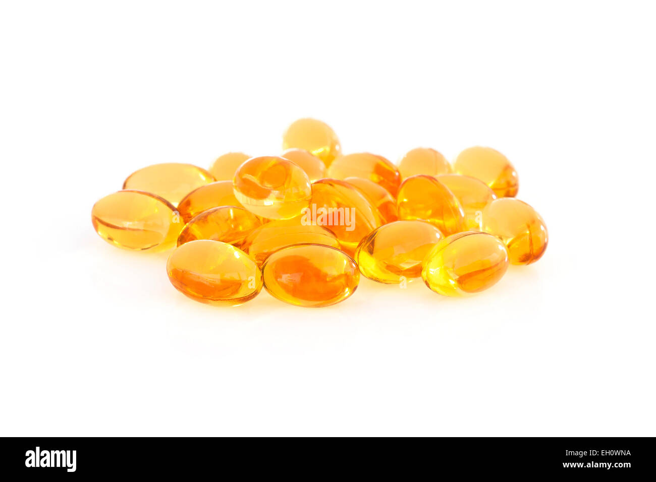 Vitamin E Ergänzung Kapseln Closeup auf weißem Hintergrund Stockfoto