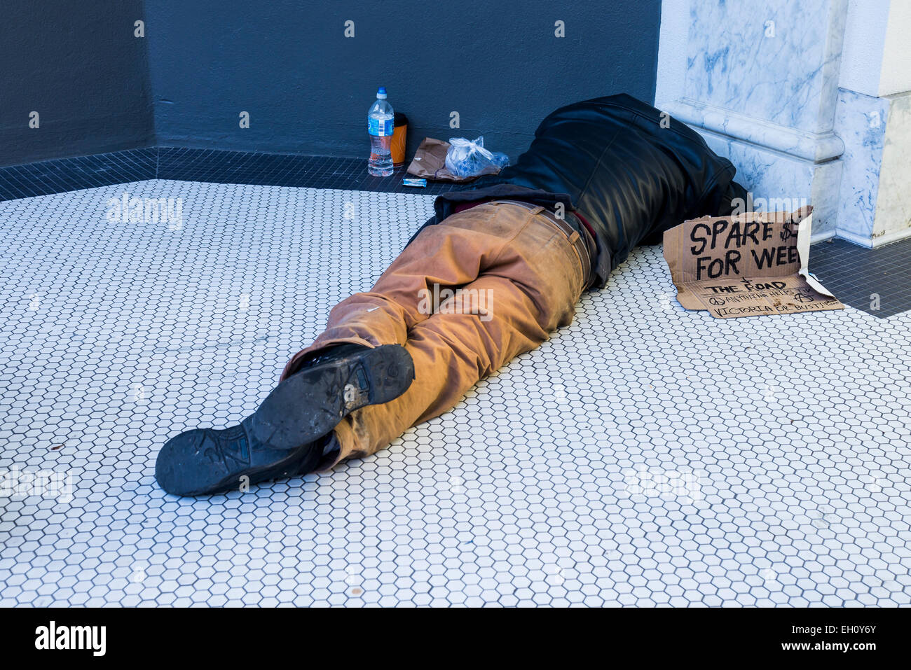 Obdachloser schlafen auf Boden, Vancouver, Britisch-Kolumbien, Kanada Stockfoto