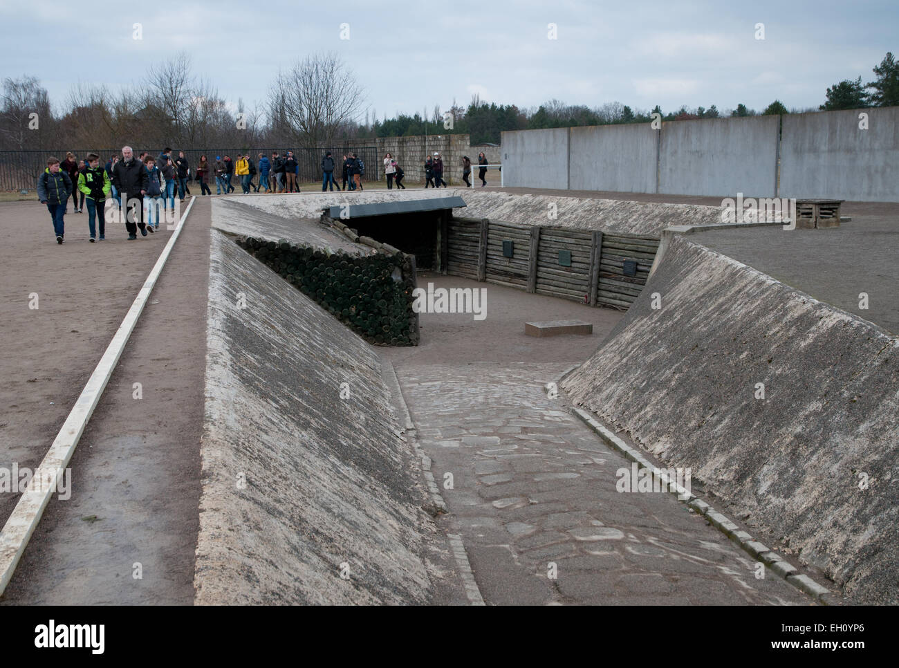 Ausführung Graben an der KZ-Gedenkstätte Sachsenhausen, Oranienburg, Deutschland Stockfoto