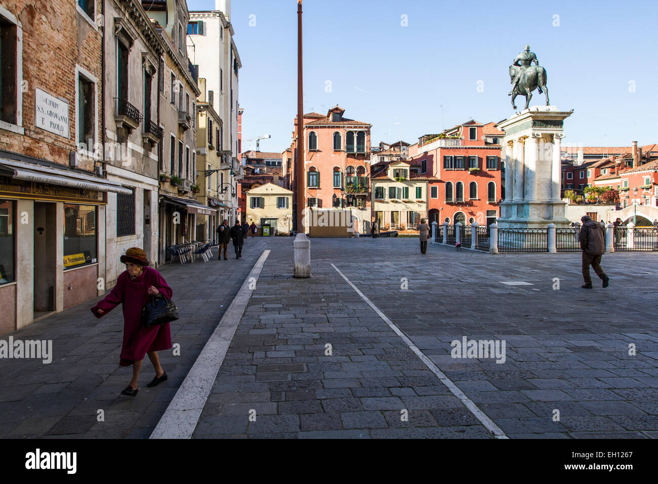 Santi Giovanni e Paolo Square (Campo Santi Giovanni e Paolo) und Reiterstatue von Bartolomeo Colleoni. Stockfoto