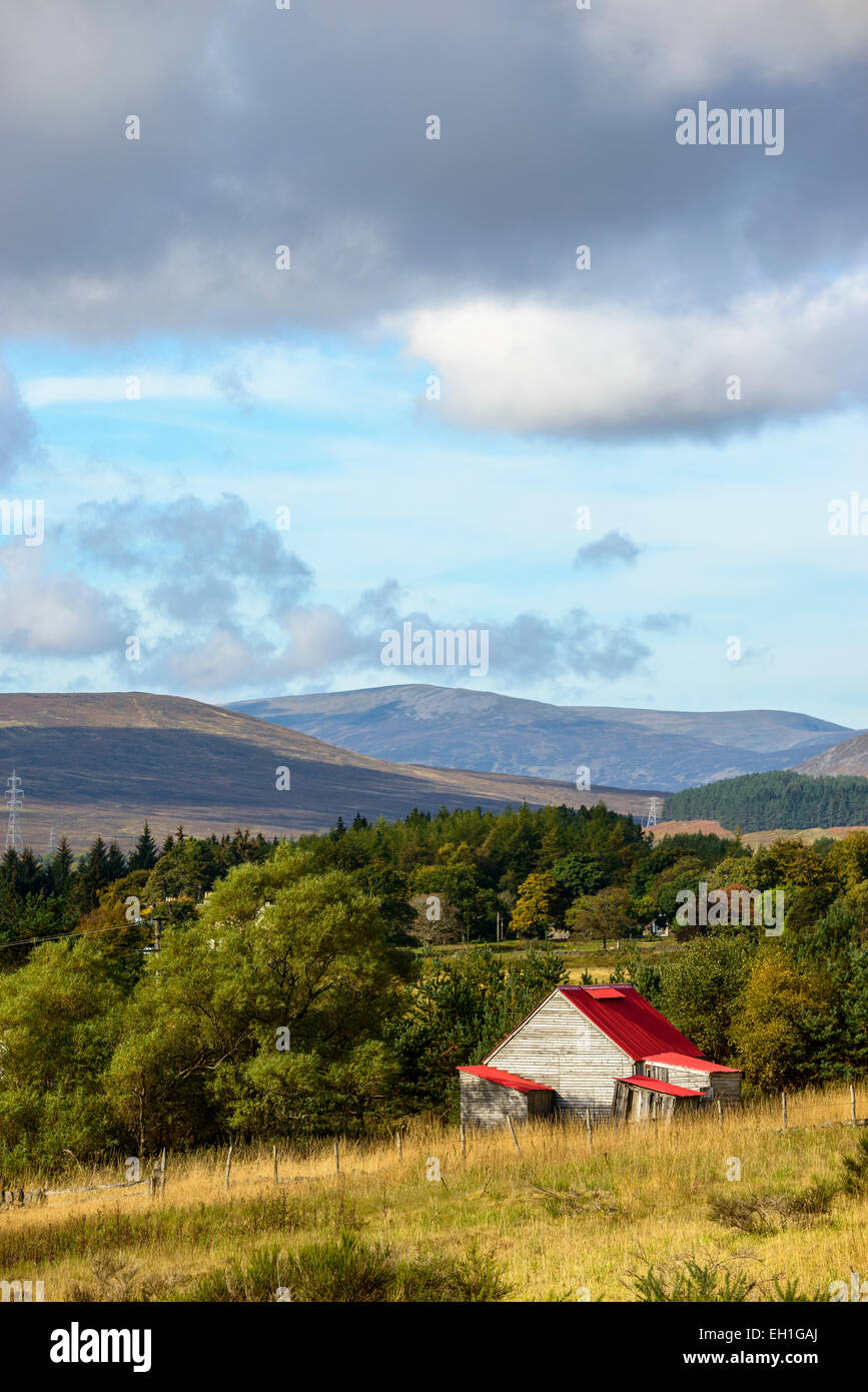Red Corrugated Metal Roof Stockfotos & Red Corrugated Metal Roof Bilder