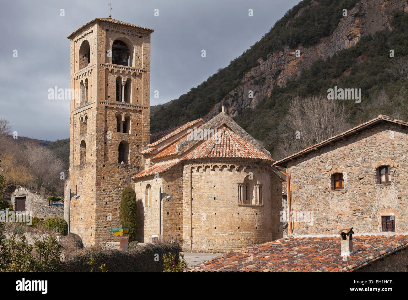 Romanische Kirche von Sant Cristófol in Beget, Provinz Girona, Catalonia. Stockfoto