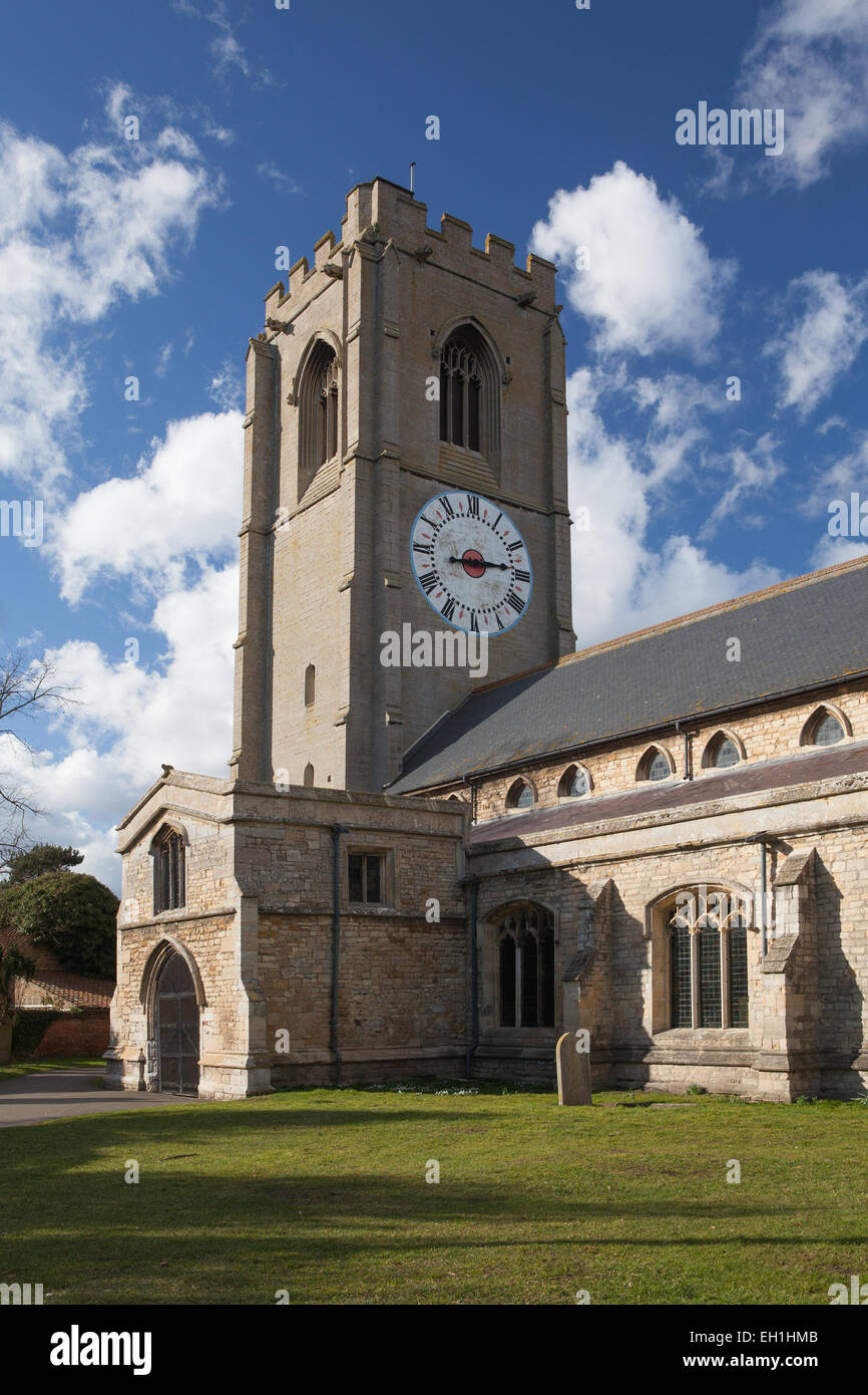 St Michaels Kirche, Coningsby, Lincolnshire, UK. Februar 2015. 15. Jahrhundert Kirche mit einem einhändigen Zifferblatt. Stockfoto