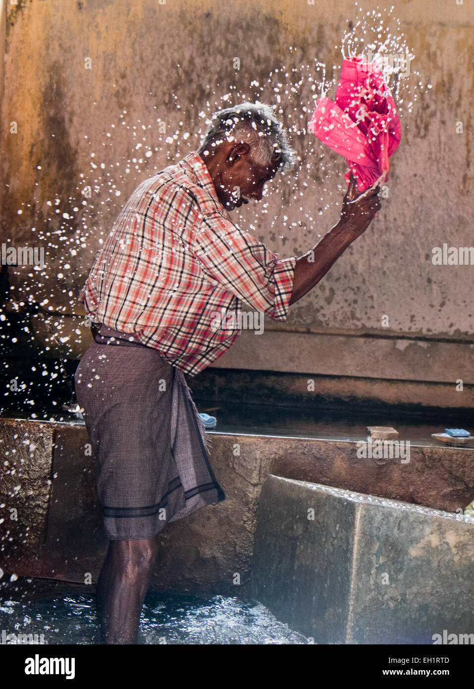 Dhobi waschen und Bügeln der Wäsche (Haus) Cochin, Indien Stockfoto