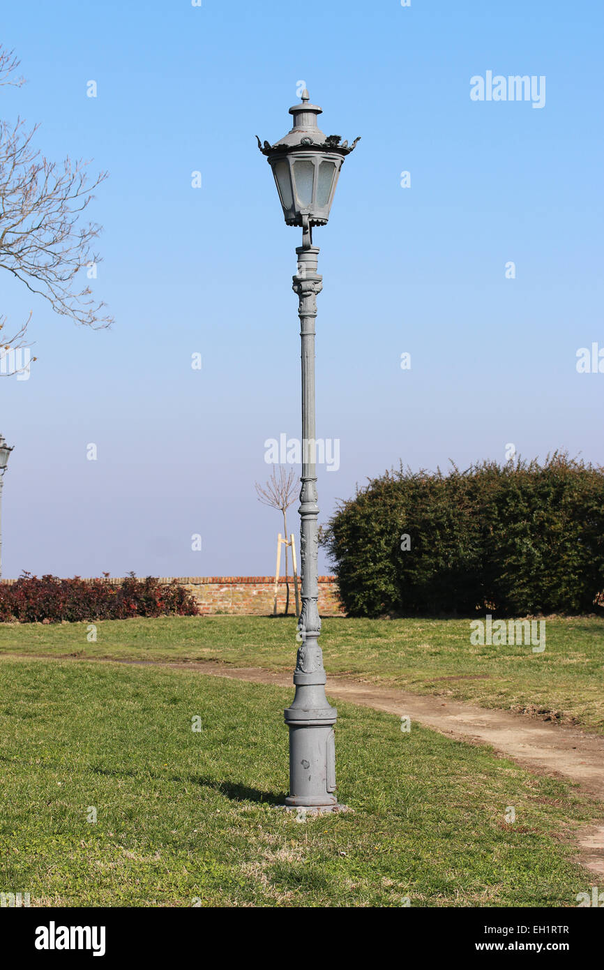 Alte Lampen auf der Festung Petrovaradin in Novi Sad, Serbien Stockfoto