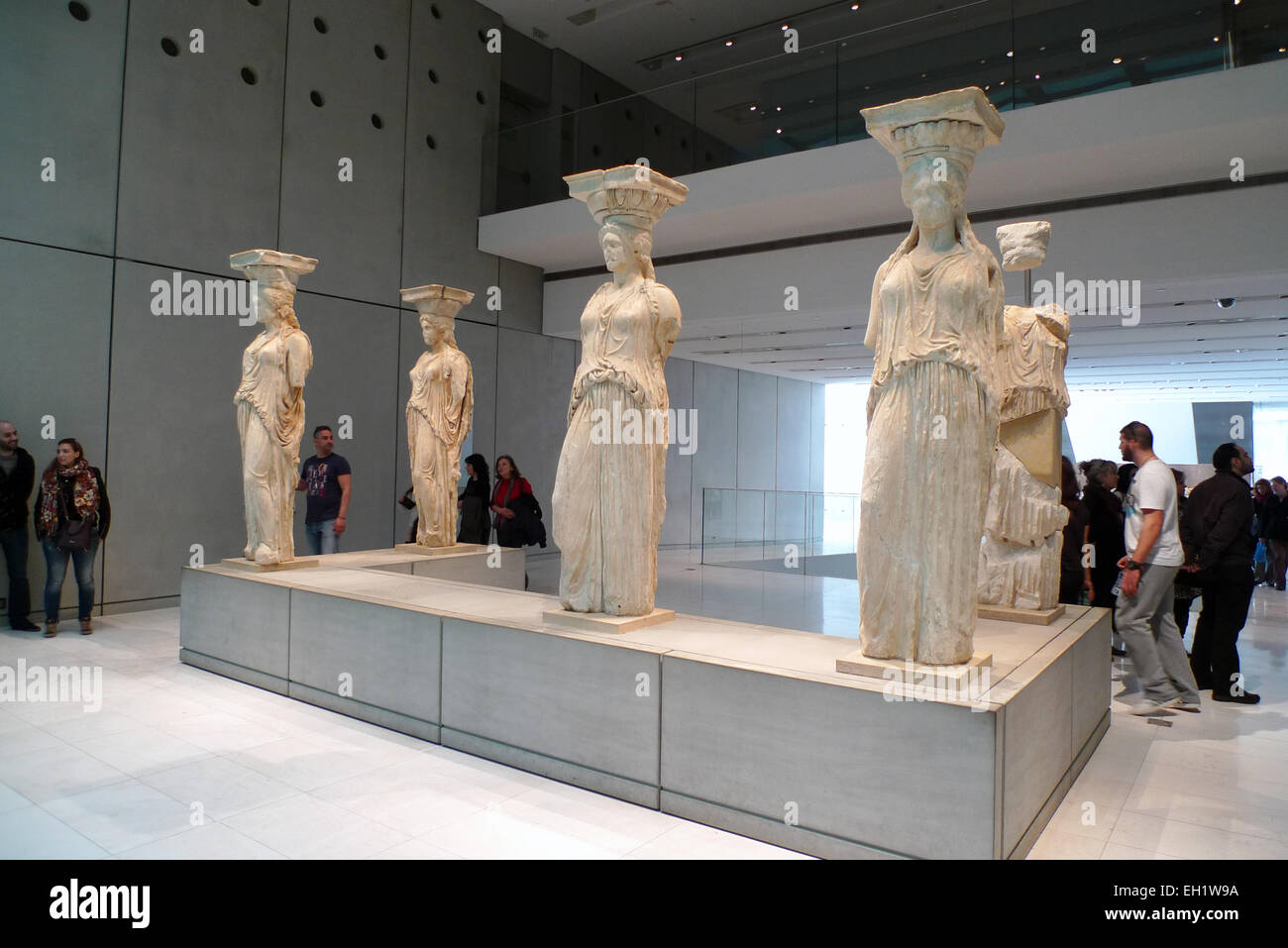 Griechenland-Athen-Plaka das neue Akropolis-Museum die Karyatiden Stockfoto