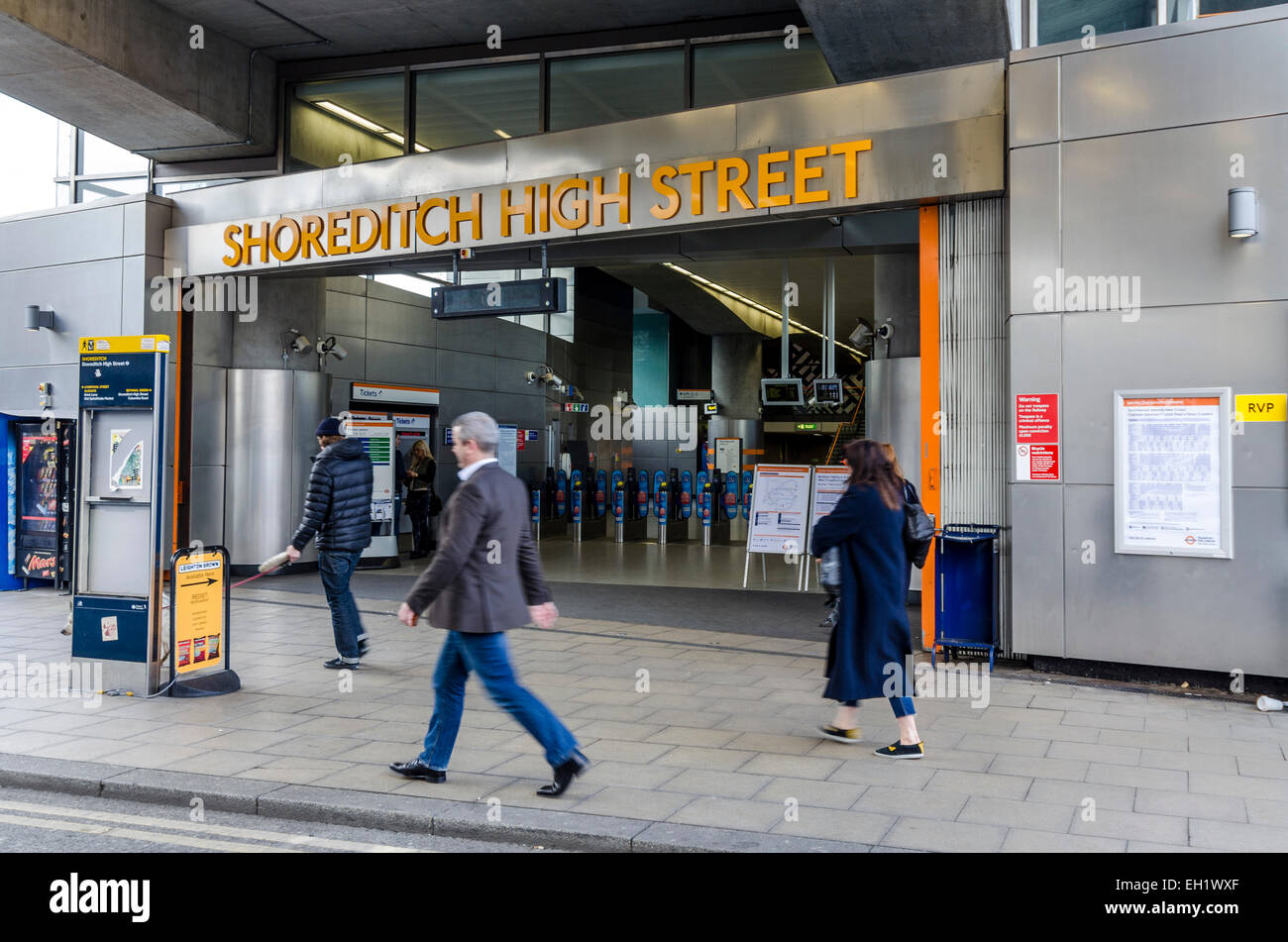 Der Eingang zur Shoreditch High Street overground Schiene Station, London Stockfoto