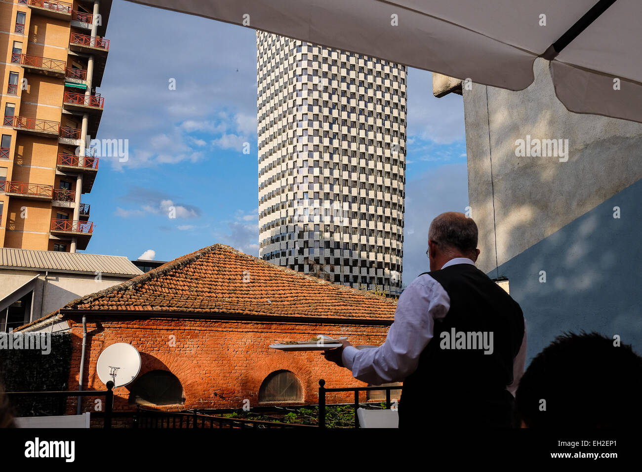 Albanien, Tirana, modernen Gebäuden Tid Tower Stockfoto