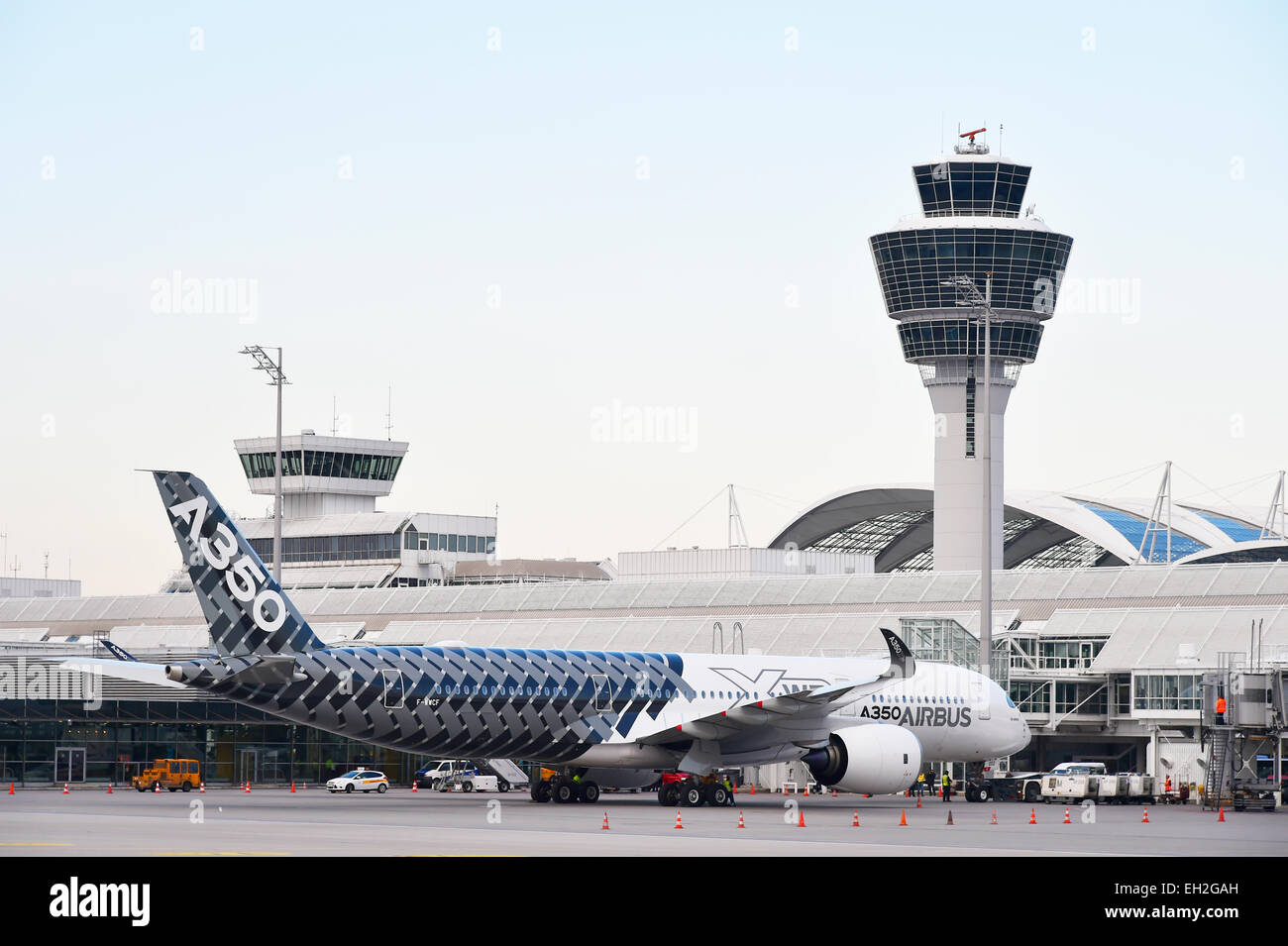 Airbus, ein 350 900 XWB, Flugzeuge, Flugzeug, Flugzeug, Flughafen München, Übersicht, Panorama, Aussicht, Line-up, Stockfoto