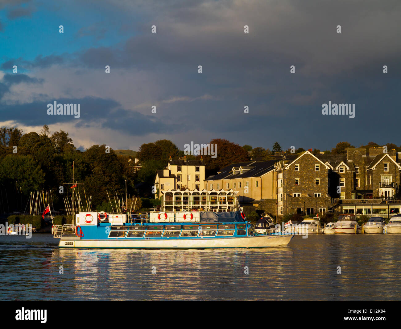 Freude Boot Miss Cumbria IV Ankunft in Bowness-on-Windermere im Lake District National Park Cumbria Engalnd UK Stockfoto