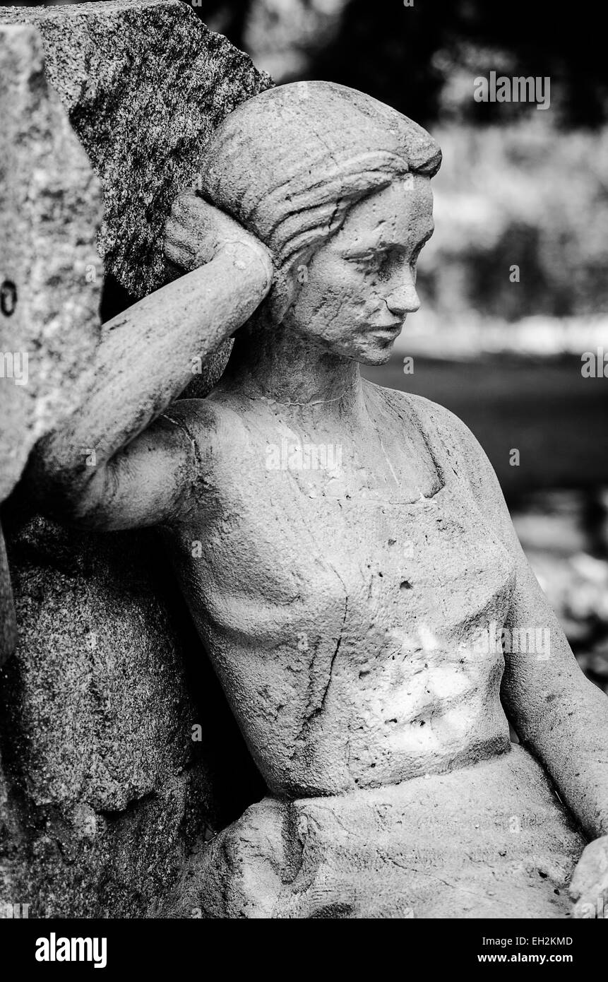 Statue in einem Park von Madrid Fuente del Berro) Stockfoto