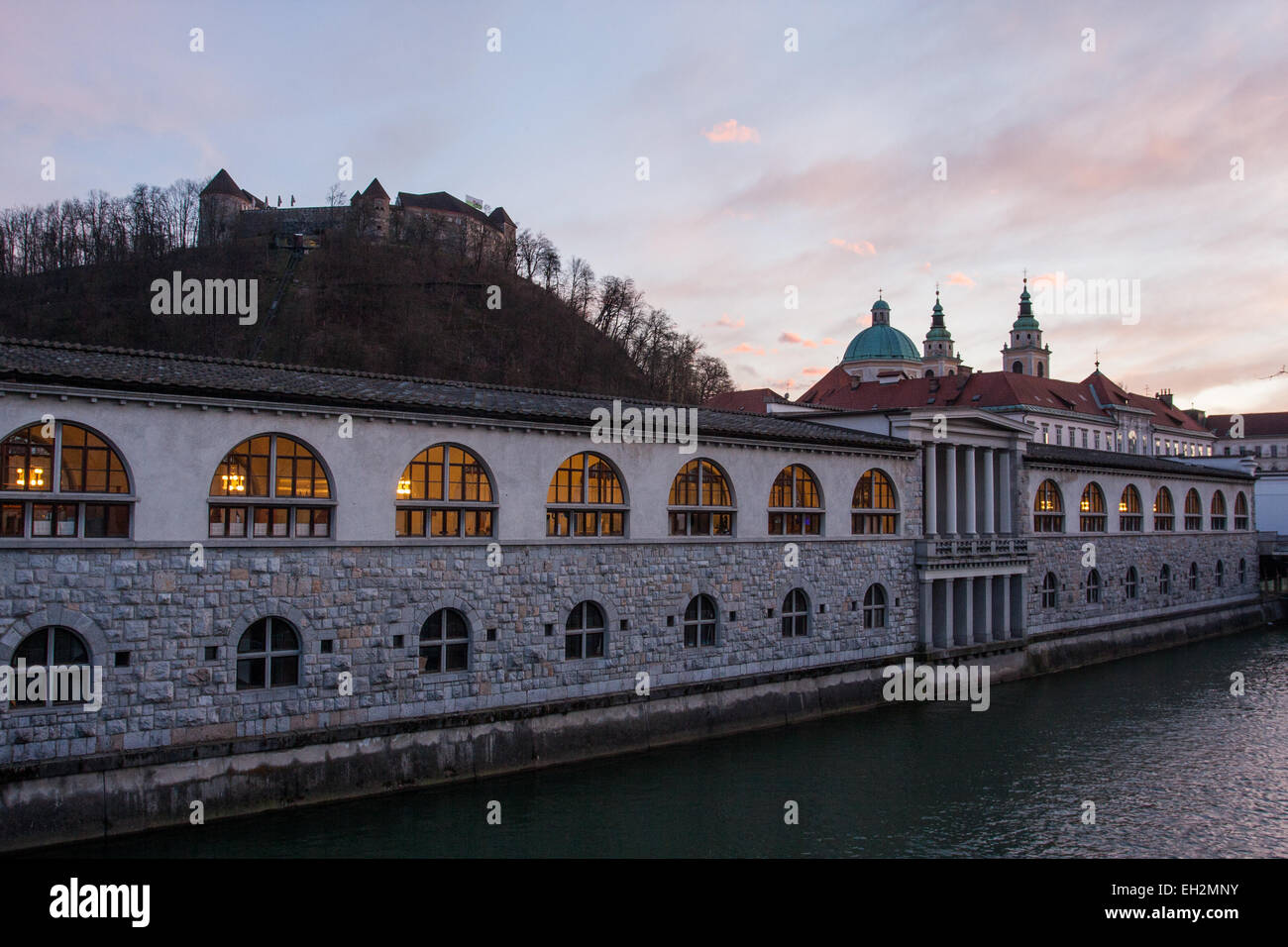 Von Ljubljana Marktplatz bei Sonnenuntergang. Stockfoto