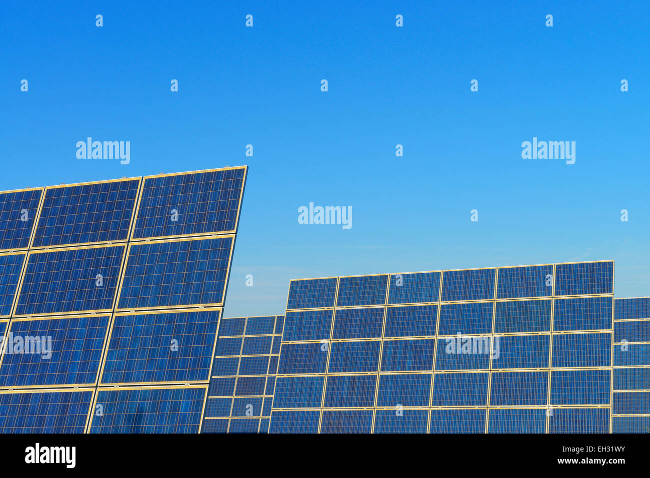 Sonnenkollektoren, Hessen, Deutschland Stockfoto