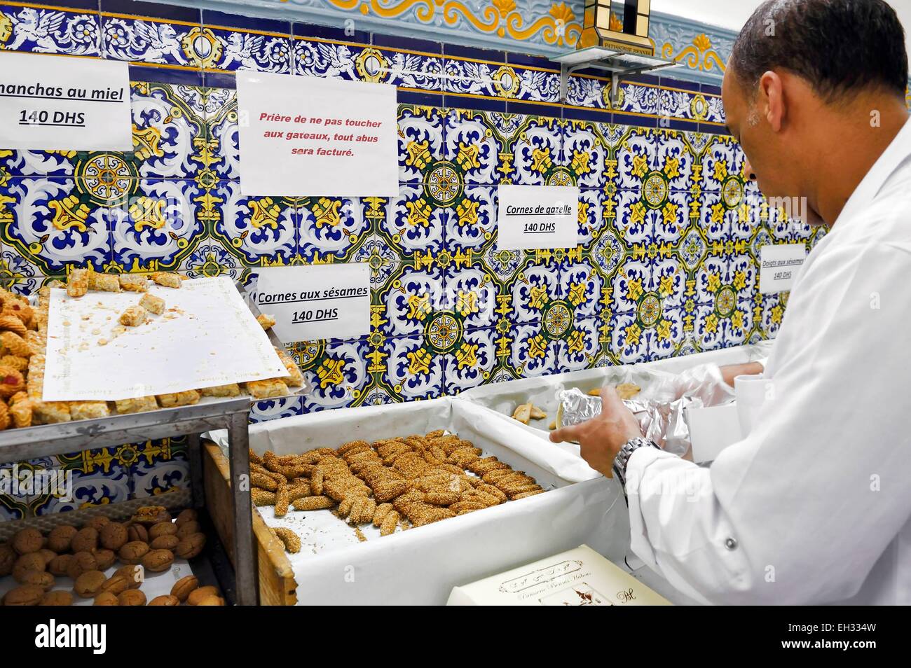 Marokko, Casablanca, Habous Bezirk, die bekannte Konditorei Bennis Stockfoto