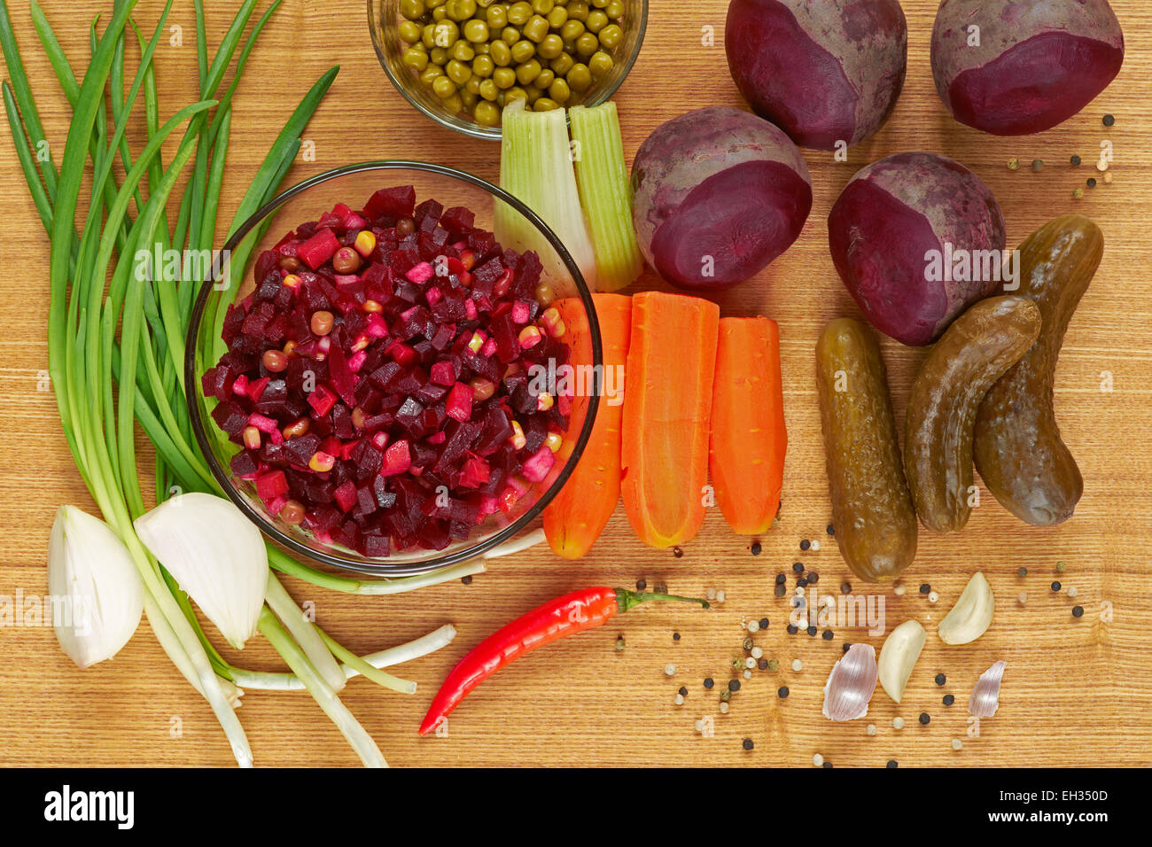 Rote Beete Salat, bekannt als Vinaigrette Stockfotografie - Alamy