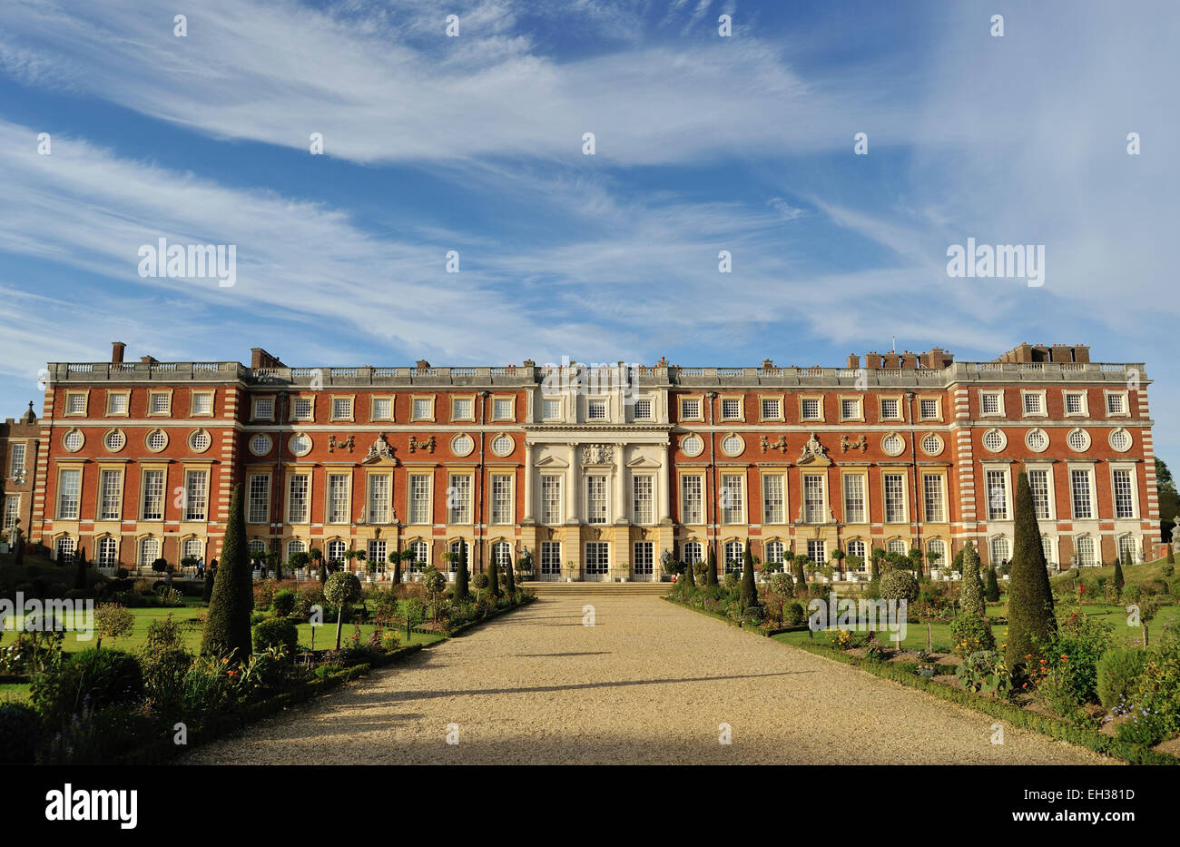 Geheimen Garten und Palast Fassade, Hampton Court, London, UK Stockfoto
