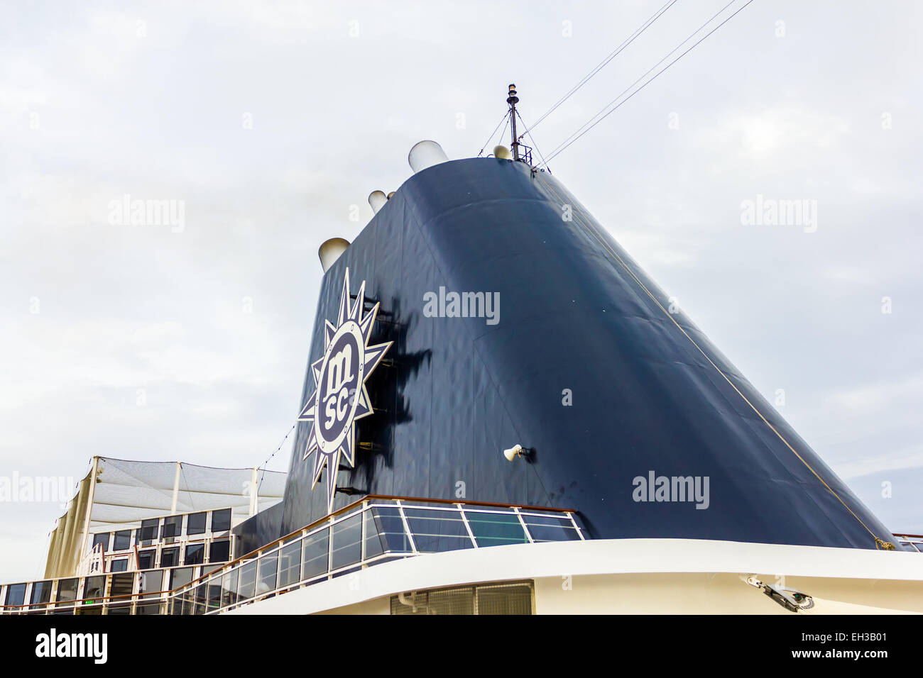 Trichter auf Kreuzfahrtschiff MSC Armonia Stockfoto