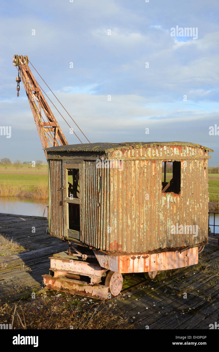 Kran auf alten Dock Yard am Fluss Ouse Selby Yorkshire Vereinigtes Königreich Stockfoto