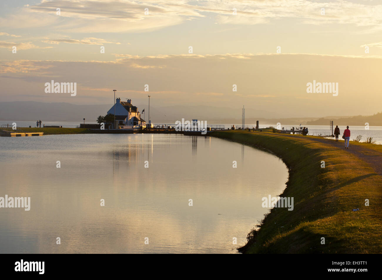 Schleusenwärter-Haus am Beauly Firth am Ende der Caledonian Canal, Clachnaharry, Inverness, Schottland Stockfoto