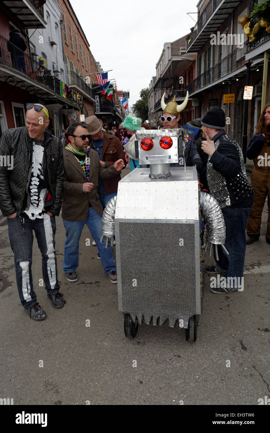 Robot, Mardi Gras 2015, St Ann's Parade, French Quarter, New Orleans, Louisiana, USA. Stockfoto