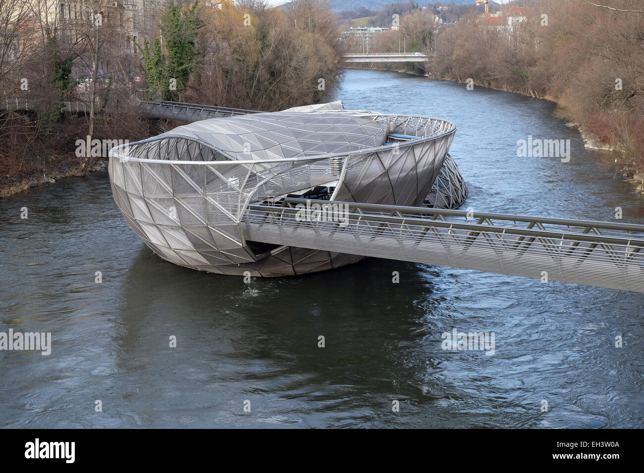 Eine künstliche Insel in der Mur in Graz, Österreich Stockfoto