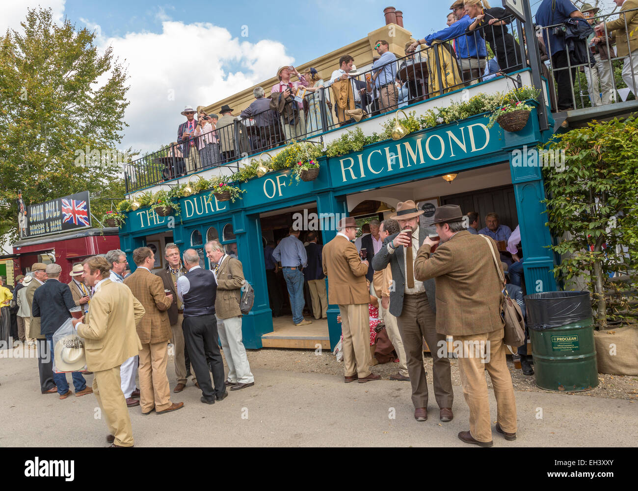 Das Pop-up-Pub "The Duke Of Richmond" 2014 Goodwood Revival Meeting, Sussex, UK. Stockfoto