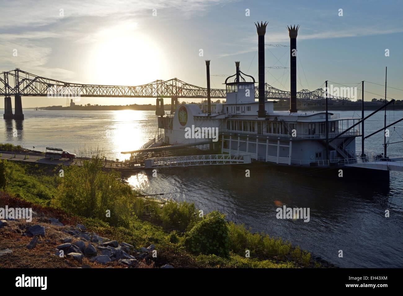 USA, Mississippi, Natchez, die Isle of Capri Stationnary Steamboat Casino am Fluss Mississippi Stockfoto