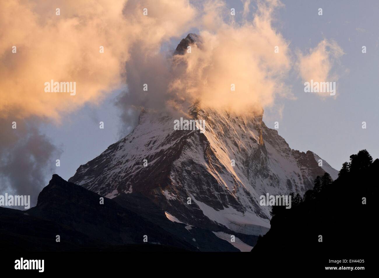 Schweiz, Kanton Wallis, Zermatt, das Matterhorn (4478 m) Stockfoto