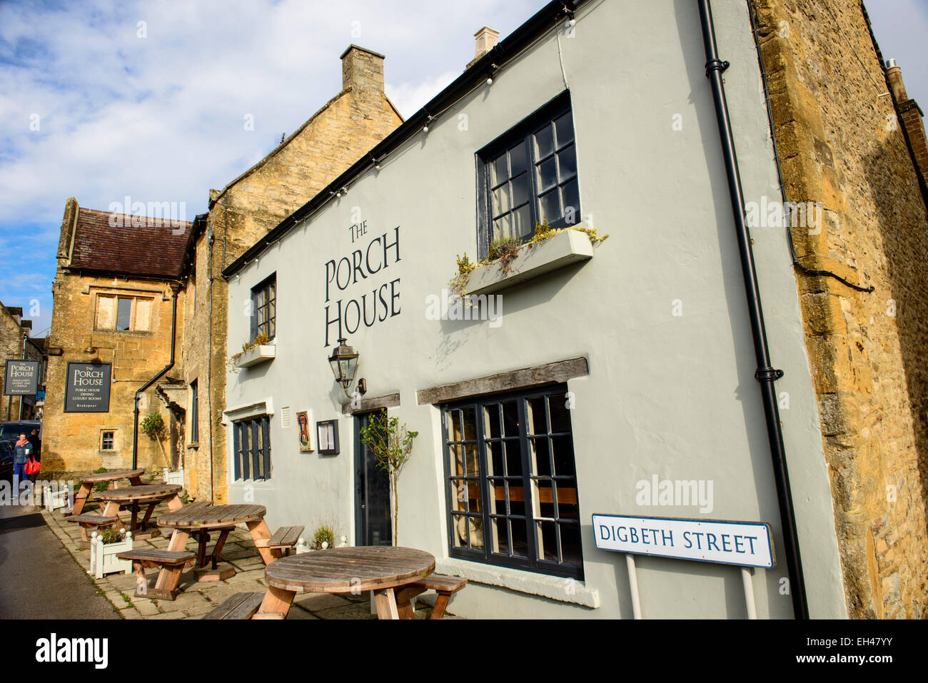 Veranda-Haus in Cotswold Dorf von Stow auf die würde, Gloucestershire, UK Stockfoto