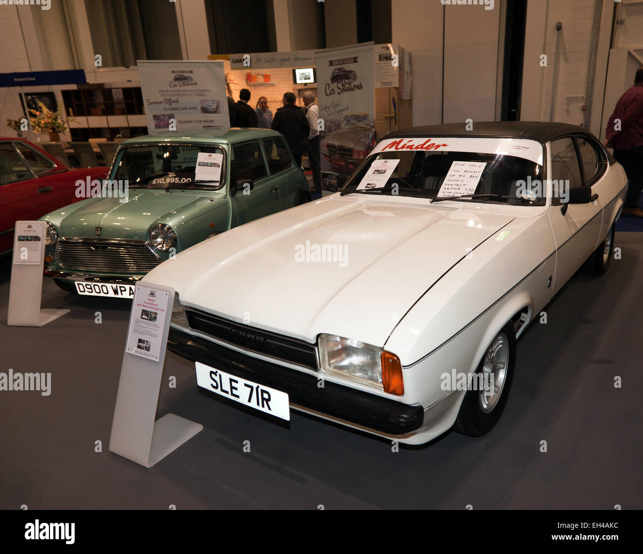 Der weiße, 1977, 2-Liter-Ford Capri, angetrieben von Dennis Waterman, in seiner Rolle als Terry McCann, im britischen Comedy-Drama Minder, Stockfoto