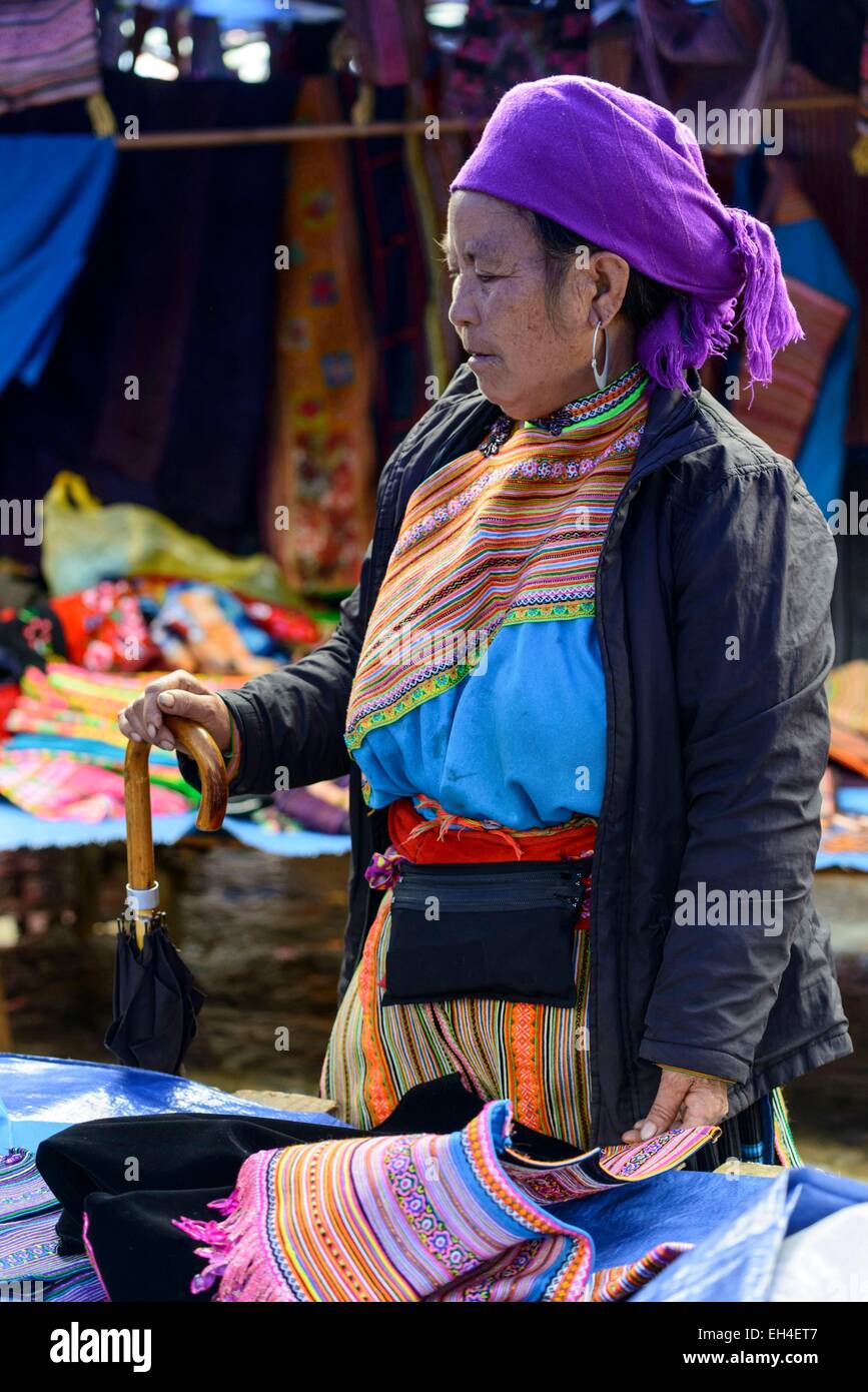 Vietnam, Lao Cai Provinz, Bac Ha, Wochenmarkt für Stammes-Leute, Hmong ethnische Gruppe Stockfoto