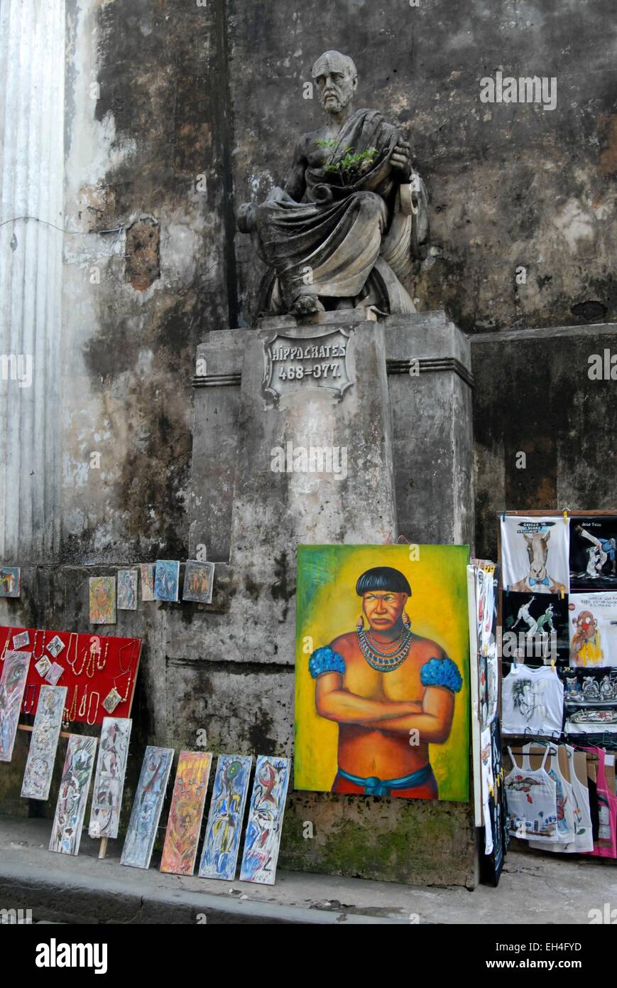 Brasilien, Bahia, Salvador de Bahia, historische Landeszentrale als Weltkulturerbe der UNESCO, Stadtteil Pelourinho, touristische Souvenirs auf der Straße aufgeführt Stockfoto