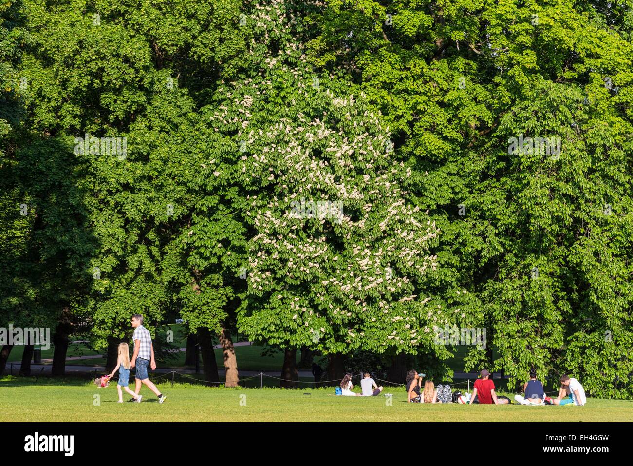 Norwegen, Oslo, Slottsbakken, Königspalast in Oslo (1848), entworfen von dem Architekten Hans Linstow ist die offizielle Residenz der königlichen Familie, zum öffentlichen Park geöffnet Stockfoto
