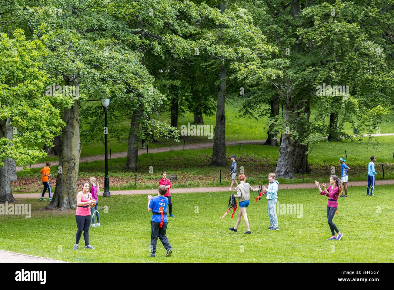 Norwegen, Oslo, Slottsbakken, Königspalast in Oslo (1848), entworfen von dem Architekten Hans Linstow ist die offizielle Residenz der königlichen Familie, zum öffentlichen Park geöffnet Stockfoto