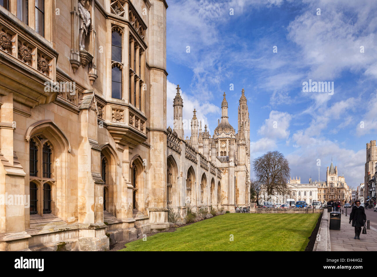 Die Fassade des Kings College, Cambridge, Suche entlang des Königs-Parade zum Senat-Haus und Gonville und Caius College. Stockfoto