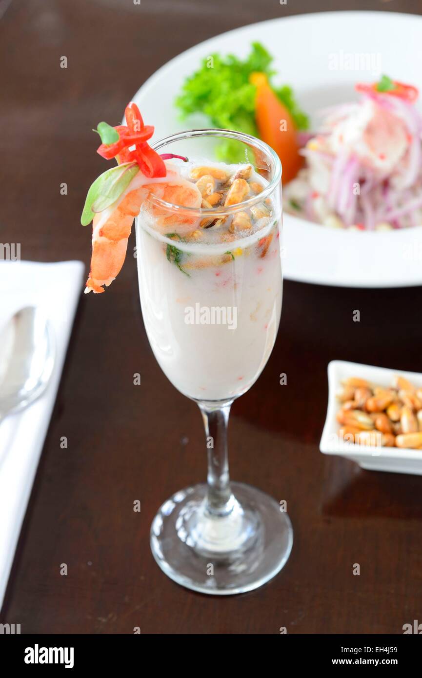 Peru, Cuzco Provinz, Cuzco, Weltkulturerbe von UNESCO, gastronomische Restaurant Limo, Leche de Tigre, Fisch Saft von Ceviche mit Zwiebeln, Mais, Chili, Zitrone Stockfoto