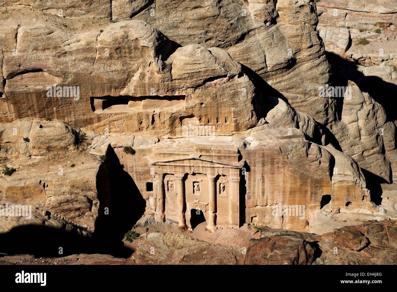 Jordan, Nabatäer archäologische Stätte von Petra, Weltkulturerbe der UNESCO, die Fassade der Roman Soldier Grab, geschnitzt aus einem Sandstein Felsen Stockfoto