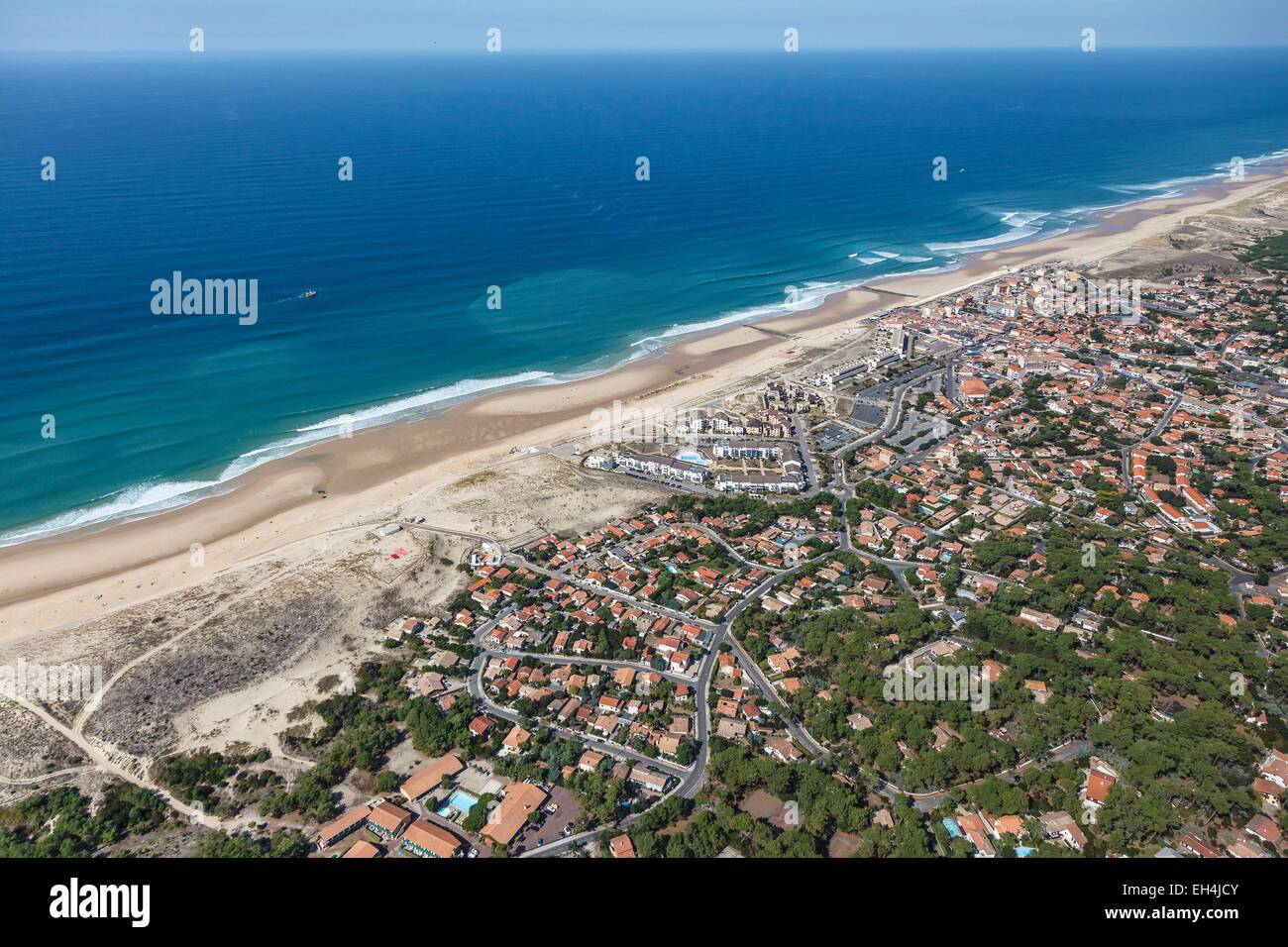 Frankreich, Gironde, Lacanau, Lacanau Ocean (Luftbild) Stockfoto