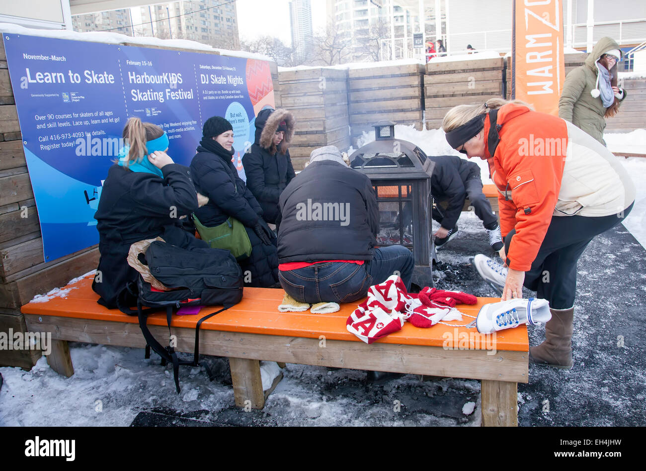 Winter Eisbahn am Harbourfront; Erwärmung Station zum Warm-up Toronto Ontario; Kanada Stockfoto