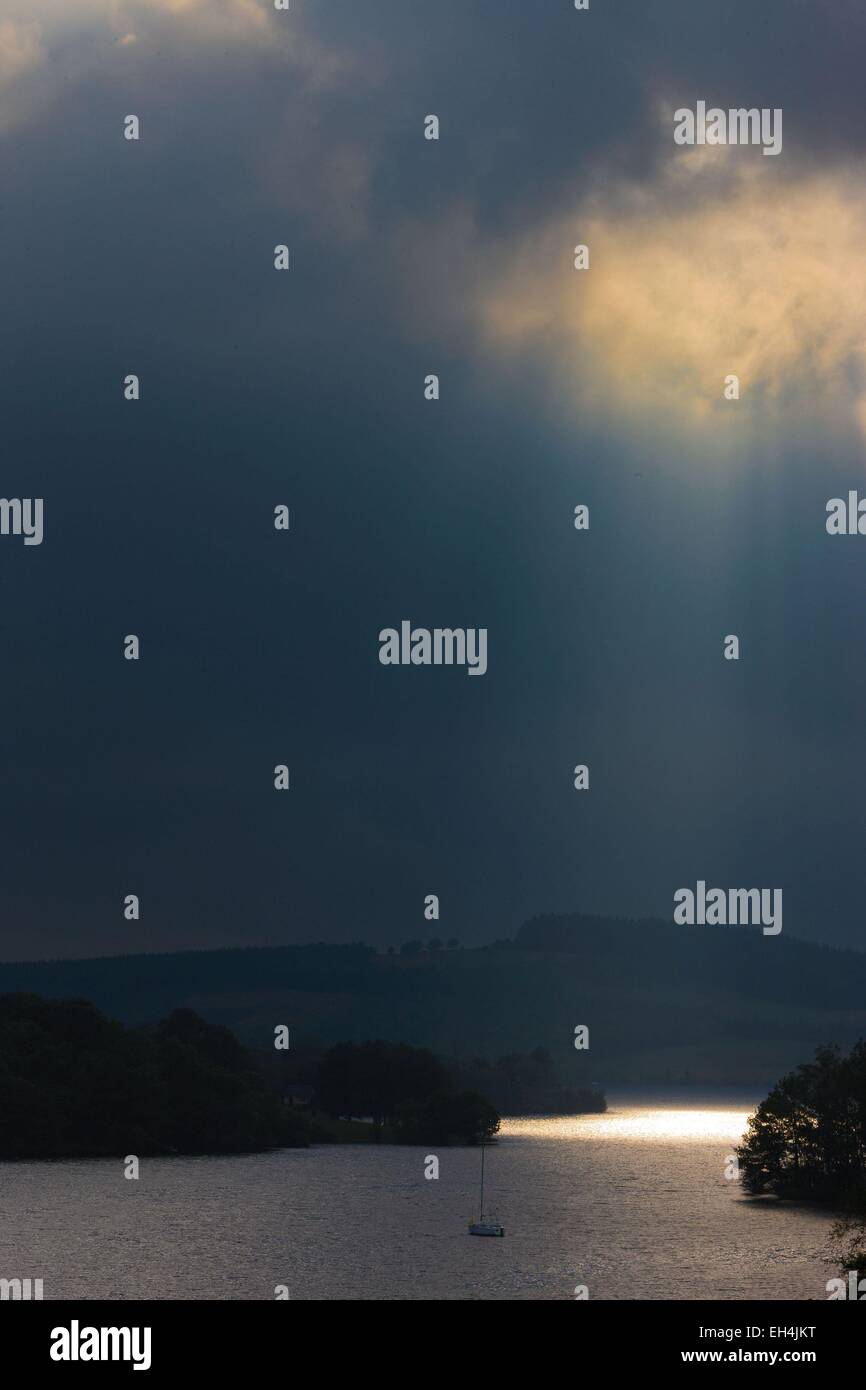 Frankreich, Haute Vienne Vassivière See, stürmisch und trübe Landschaft am See Stockfoto