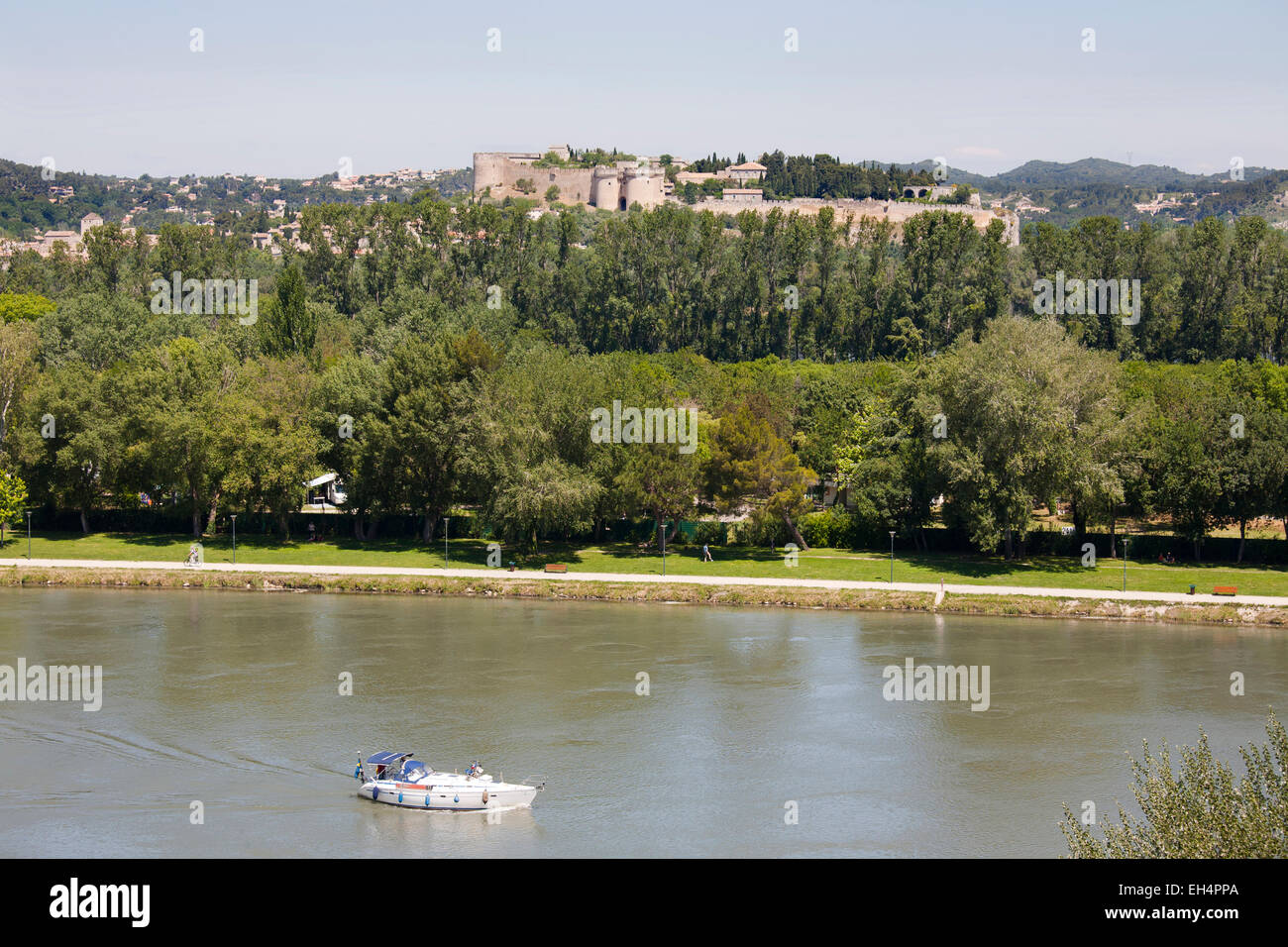 Rhone Fluss und Blick auf Fort saint Andre und Abtei, Villeneuve Lez Avignon, Avignon, Provence, Frankreich Stockfoto