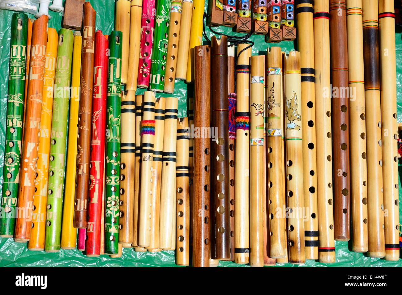 Peru, Cuzco Provinz, Cuzco, Weltkulturerbe von UNESCO Weihnachten Markt, Santurantikuy, Flöten, kenna Stockfoto