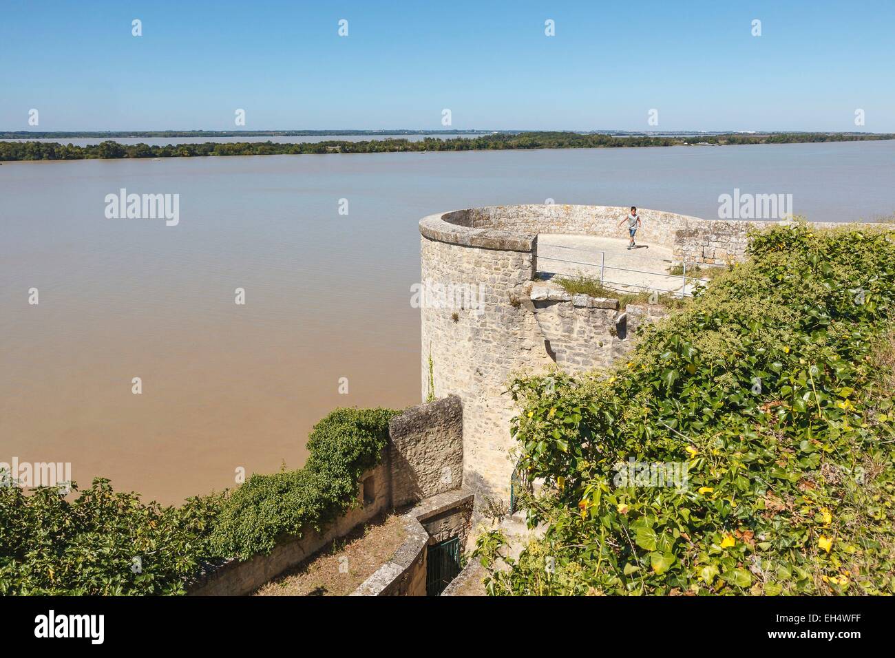 Frankreich, Gironde, Blaye, der Citadelle, l'Eguillette Turm, den Fluss Gironde und l ' Ile Nouvelle, Befestigungsanlagen von Vauban, als Weltkulturerbe der UNESCO gelistet Stockfoto